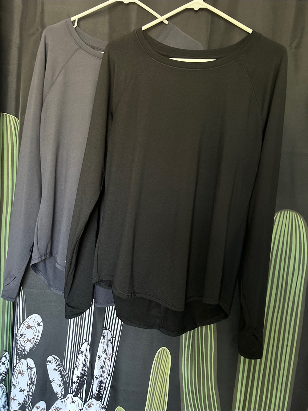 2 All In Motion Women’s Long Sleeve Tees Size Large - Picture 2 of 9